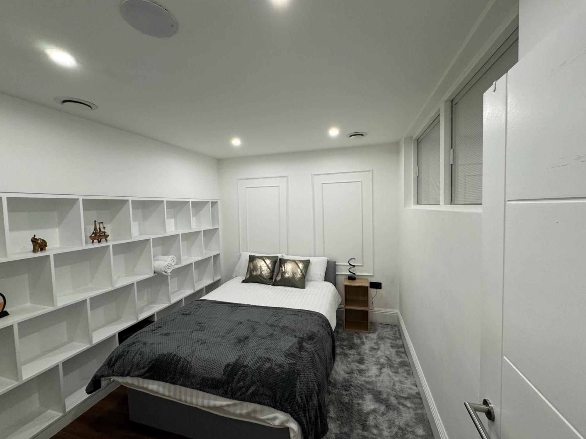2 Bedroom Luxury Flat In Euston Londra